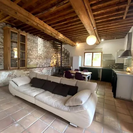 Holiday home Charmante Maison En Pierre Dans Mas Perpignan